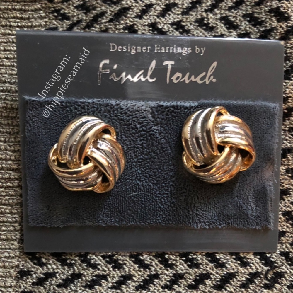 Beautiful Vintage Clip-on Earrings!